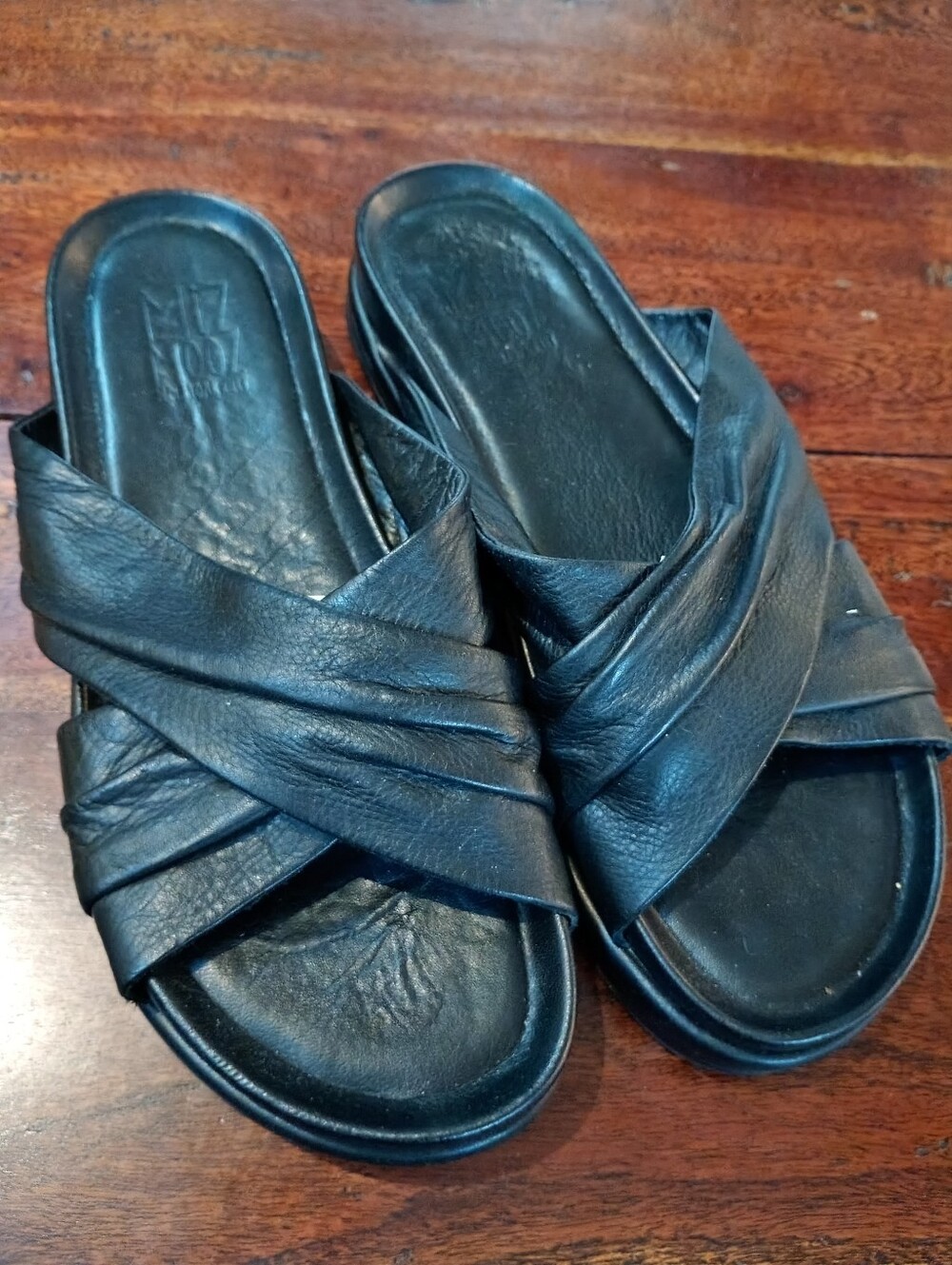 Miz Mooz | Black Leather Cross-Strap Slide Sandals | 40